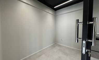 Se arrienda oficina remodelada en Avenida Padre Hurtado