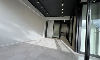 Se arrienda oficina remodelada en Avenida Padre Hurtado