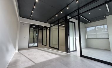 Se arrienda oficina remodelada en Avenida Padre Hurtado