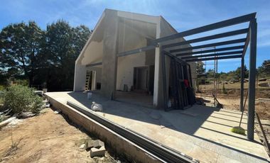 EXCELENTE CABAÑA A ESTRENAR UBICADA EN PINARES DE TAPALPA