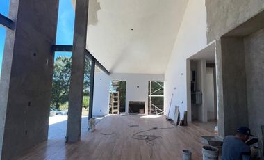 EXCELENTE CABAÑA A ESTRENAR UBICADA EN PINARES DE TAPALPA