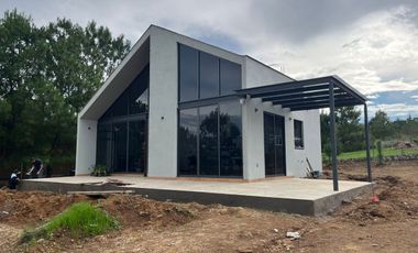 EXCELENTE CABAÑA A ESTRENAR UBICADA EN PINARES DE TAPALPA