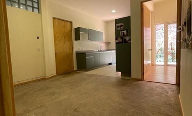 Departamento en planta baja dentro de casa catalogada