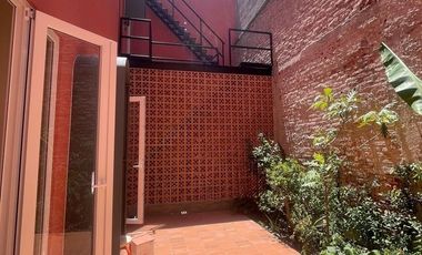 Departamento en planta baja dentro de casa catalogada