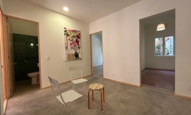 Departamento en planta baja dentro de casa catalogada