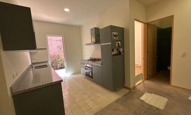 Departamento en planta baja dentro de casa catalogada