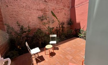 Departamento en planta baja dentro de casa catalogada