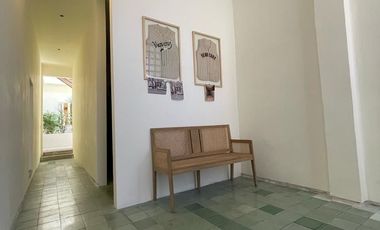 Departamento en planta baja dentro de casa catalogada