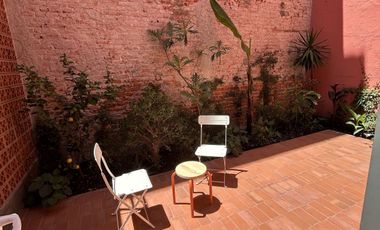 Departamento en planta baja dentro de casa catalogada