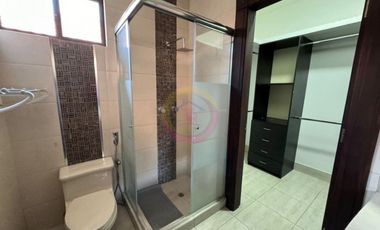 Vendo casa Entre Lagos Samborondon