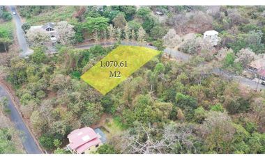 EN VENTA TERRENO 1070.61m2  EN LAGO DE CAPEIRA (Jkcal)
