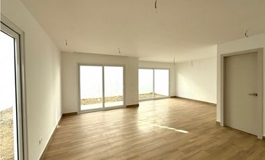 Venta de casa en urb. PortoManta sector sur vía San Mateo a estrenar.