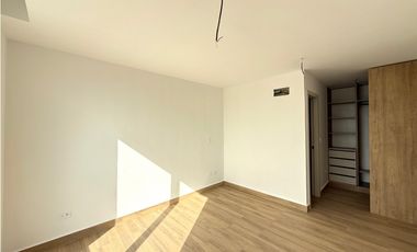 Venta de casa en urb. PortoManta sector sur vía San Mateo a estrenar.