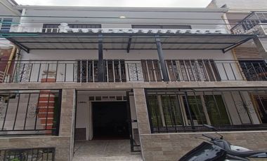Se Vende Casa En Ciudad Córdoba De Tres Pisos Independientes