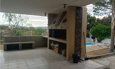 OPORTUNIDAD QUE NO PODES PERDERTE SE VENDE CASA SE ESCUCHAN OFERTAS