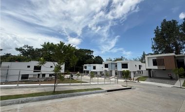 SEA CONFIABLE VENDE CASA PROYECTO ALBROOK 9 3RECAMARAS