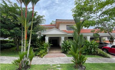 VENTA DE CASA EN CLAYTON - LOS SENDEROS DE CAMINO DE CRUCES