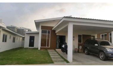 ALQUILO HERMOSA CASA EN LA CHORRERA COSTA VERDE PH SENDEROS 3R