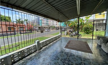 PARQUE LEFEVRE / 900M2 / TERRENO COMERCIAL / CON CASA