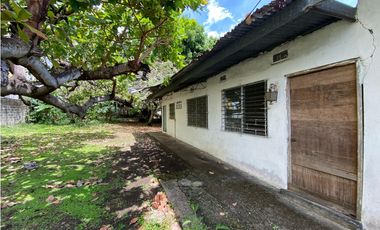 PARQUE LEFEVRE / 900M2 / TERRENO COMERCIAL / CON CASA