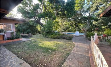 LAS CUMBRES / 3502M2 / 5 HABITACIONES / PISCINA / JARDIN