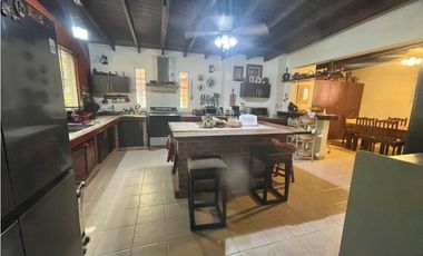 LAS CUMBRES / 3502M2 / 5 HABITACIONES / PISCINA / JARDIN