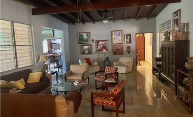 LAS CUMBRES / 3502M2 / 5 HABITACIONES / PISCINA / JARDIN