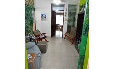 CASA BETANIA / 244 m2 / 3 HABITACIONES / BALCON