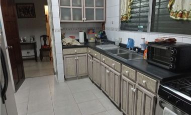 CASA BETANIA / 244 m2 / 3 HABITACIONES / BALCON