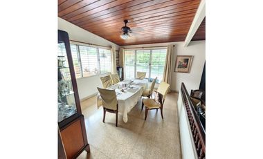CASA BETANIA / 244 m2 / 3 HABITACIONES / BALCON