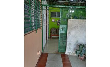 CASA BETANIA / 244 m2 / 3 HABITACIONES / BALCON
