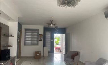 Alquiler de casa con AIRES en Brisas del Golf, Paseo del Norte