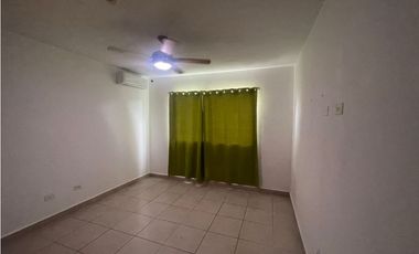 Alquiler de casa con AIRES en Brisas del Golf, Paseo del Norte