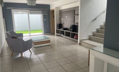 Alquiler de casa con AIRES en Brisas del Golf, Paseo del Norte