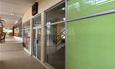 Venta de Local Comercial en Plaza Coronado