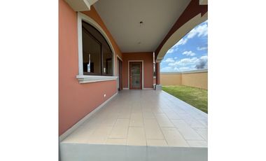 COSTA SUR / RESIDENCIAL EL DORAL / 392M2 / 4 HABITACIONES