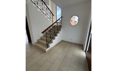 COSTA SUR / RESIDENCIAL EL DORAL / 392M2 / 4 HABITACIONES