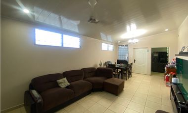 Venta de CASA REMODELADA en BRISAS DEL GOLF- MLS 21903