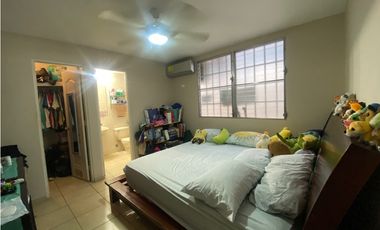Venta de CASA REMODELADA en BRISAS DEL GOLF- MLS 21903
