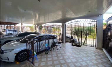 Venta de CASA REMODELADA en BRISAS DEL GOLF- MLS 21903