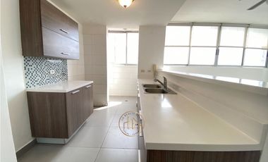 Venta de Apartamento en EL CARMEN en PH TRIO a pasos del Metro