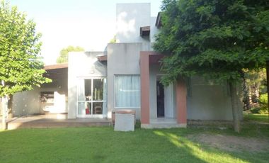 DUPLEX CON JARDÍN DENTRO DEL JAGÜEL