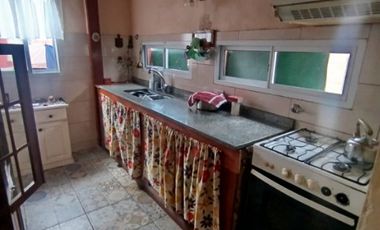 Casa con Departamento en venta en Quilmes Oeste