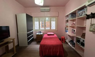 Casa con Departamento en venta en Quilmes Oeste