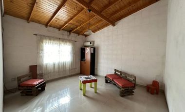 Casa con Departamento en venta en Quilmes Oeste