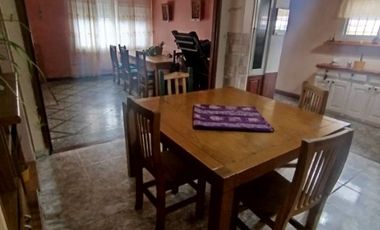 Casa con Departamento en venta en Quilmes Oeste