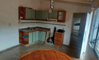 Casa con Departamento en venta en Quilmes Oeste