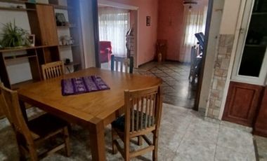 Casa con Departamento en venta en Quilmes Oeste