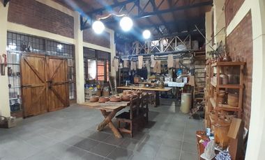VENTA DE CASA MAS SALON. CHIMBAS