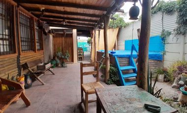 VENTA DE CASA MAS SALON. CHIMBAS